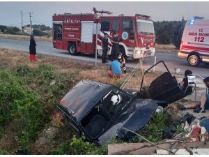 Antalya’da otomobil şarampole yuvarlandı: 5 yaralı