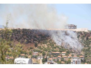 Antalya’da makilik alanda çıkan yangın kontrol altına alındı