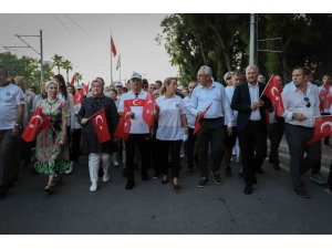 Antalya 15 Temmuz’da tek yürek olup, şehitlerini andı