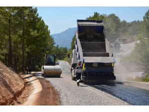 Alanya Yalçı ve Gümüşkavak yolları asfaltlandı