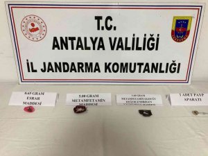 Antalya’da aranma kaydı bulunan şüpheli, jandarmaya yakalandı