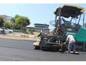 Gazipaşa Kültür Merkezi yoluna  sıcak asfalt