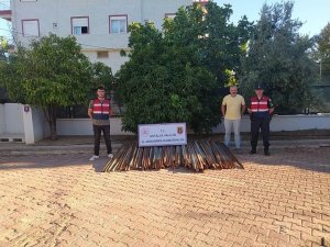 13 farklı hırsızlık olayına karışan şüpheli, 220 saat güvenlik kayıtlarının incelenmesiyle yakalandı