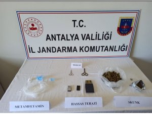 Yurt dışına kaçmayı planlarken, jandarma kıskıvrak yakaladı