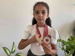 Muaythai miniklerde Antalya şampiyonu olan Rümeysa’dan büyük hedef