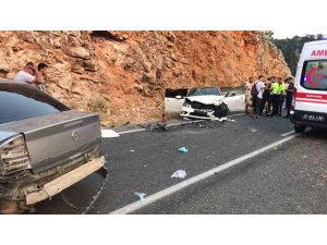 Antalya’da zincirleme trafik kazası: 4 yaralı