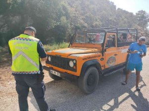 Kaş’ta safari araç sürücüleri bilgilendirildi