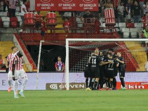 Spor Toto Süper Lig: FT Antalyaspor: 0 - Adana Demirspor: 1 (İlk yarı)