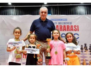 Konyaaltı’nda Uluslararası Satranç Turnuvası sona erdi