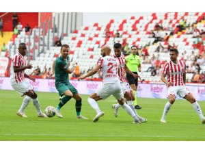 Spor Toto Süper Lig: FT Antalyaspor: 0 - Konyaspor:0 (İlk yarı)