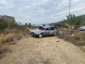 Serik’te kaza: Anı istikamete giden iki otomobil çarpıştı, 3 kişi yaralandı