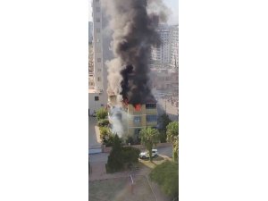 Adana’da apartman dairesi alevlere teslim oldu