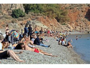 Antalya’da kasım ayı ortasında Türkiye’yi kıskandıran görüntüler yaşandı