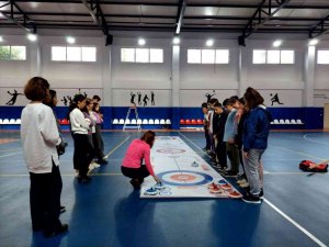 Gazipaşa’da öğrenciler Floor Curling sporuyla tanıştı