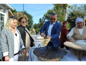 Kemer’de üreten ev hanımları etkinliği