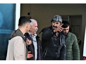 (Düzeltme) Bugün servis edilen "Üniversite mezunu 23 yaşındaki Emine kalp krizine yenik düştü" başlıklı haberimizde, hayatını kaybeden Emine Karayılan’ın fotoğrafları olarak servis edilen 2 kare, kaynağından iptal 