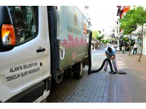 Alanya Belediyesi kendi ürettiği sistem ile şehirdeki tüm mazgalları temizledi