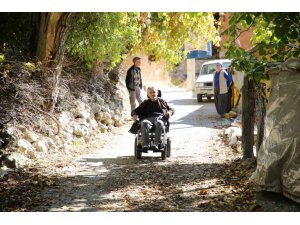 Kaş Belediyesinden Engelli Vatandaşa Akülü Tekerlekli Sandalye Desteği