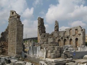 Perge Antik Kenti’ne rekor ziyaretçi