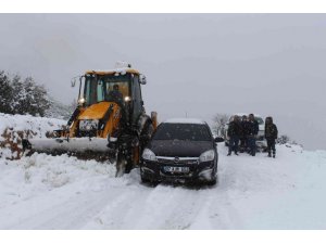 Korkuteli’de karla yoğun mücadele