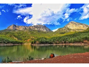 Antalya’da zirvede kar, aşağıda bahar