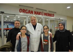 İ̇kizlere Birer Gün Arayla Böbrek Nakli