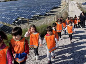 Minikler Güneş Enerji Tesisi’ni gezdi