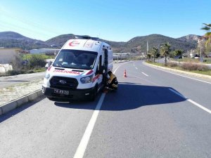 Deprem bölgesine giden ambulans Gazipaşa’da kaza yaptı