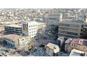 Fotoğrafları ortaya çıktı: Çöken otelin kolonları tabela için tahrip edilmiş