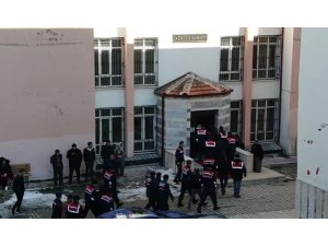 Isparta’da "Kökünü Kurutma Operasyonu"nda 31 Şüpheli Yakalandı