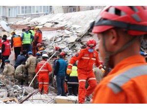 Malatya’da Enkaz Altında Kalanları Arama Kurtarma Çalışmaları Sürüyor