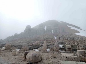 Nemrut Dağı’ndaki Heykeller Depremde Zarar Görmedi