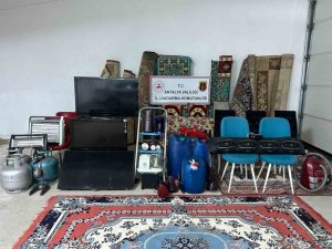 Antalya’da Evlere Girip Vatandaşların Eşyalarını Çalan Hırsızlar Yakalandı