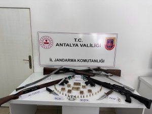 Antalya’da Silah Kaçakçılığı Operasyonu