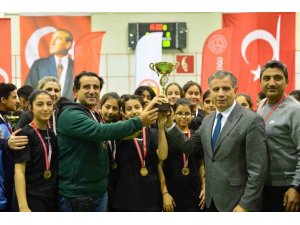 Adana’da Hentbolda Orhangazi Ortaokulu Erkek Ve Kız Takımları İl Birincisi Oldu