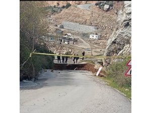 Kahta’da Köylere Ulaşım Sağlayan Yol Heyelan Nedeniyle Kapandı