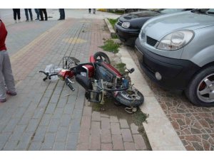 Otomobil İle Elektrikli Motosiklet Çarpıştı: 1 Ölü