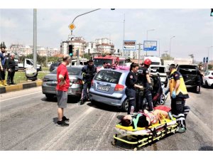 Antalya’da 4 Aracın Karıştığı, 7 Kişinin Yaralandığı Kazada Can Pazarı Yaşandı