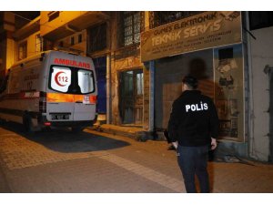 Kötü Kokular Gelen Eve Giren Polis Bir Kişiyi Ölü Olarak Buldu