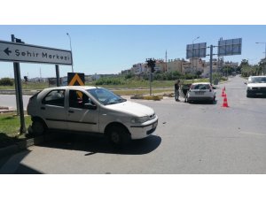 Manavgat’ta 2 Otomobil Çarpıştı:1 Yaralı