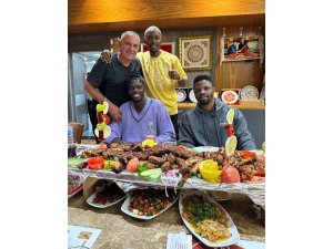 Badou Ndiaye Ve Onyekuru’nun Kebap Keyfi