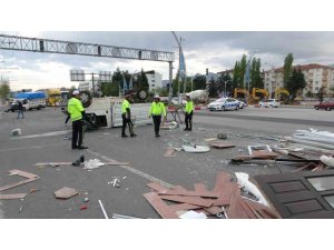 Malatya’da İki Kamyonet Çarpıştı: 3 Yaralı