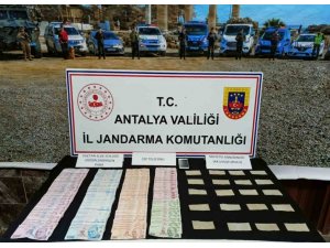 Antalya’da 180 Firari Şahıs İle Uyuşturucu Ve Kaçakçılık Şüphelisi 53 Şahıs Yakalandı