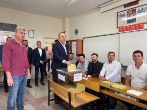 Bakan Çavuşoğlu: “İ̇kinci Turun Demokrasi Şöleninde Gerçekleşmesini Diliyorum”