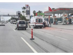 Fren Yapan Minibüs Otoyolu Birbirine Kattı: 2’si Turist 6 Yaralı
