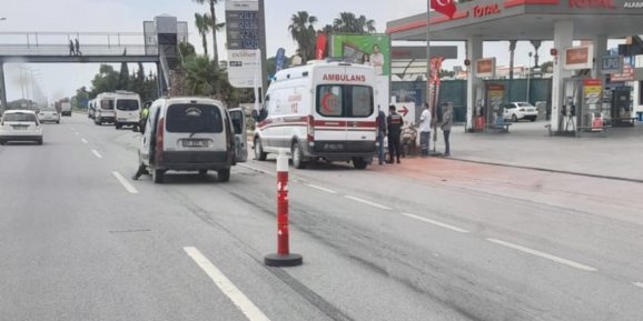 Fren Yapan Minibüs Otoyolu Birbirine Kattı: 2’si Turist 6 Yaralı