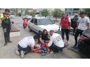 Otomobilin Çarpıp Kaçtığı Motosikletli Kurye Yaralandı