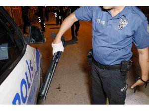 Adana’da Havaya Ateş Açan Magandalar Ruhsatsız Silahlarıyla Yakalandı