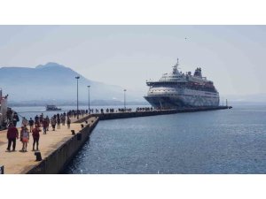 13 Yıl Aradan Sonra İ̇srailli Turist Taşıyan İlk Gemi Alanya Limanı’na Demir Attı