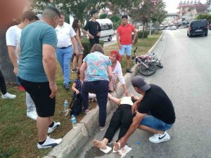 Motosiklet, Yaya Geçidinde Turist Anne İle Kızına Çarptı